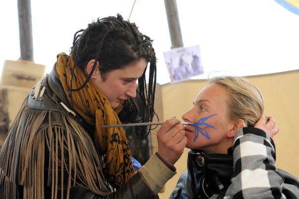 The indians at Courchevel, face painting